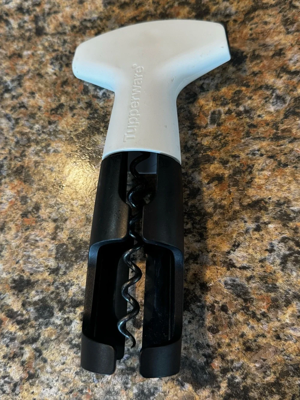 Tupperware Wine Cork Remover Uplifter Corkscrew White & Black Wine Opener